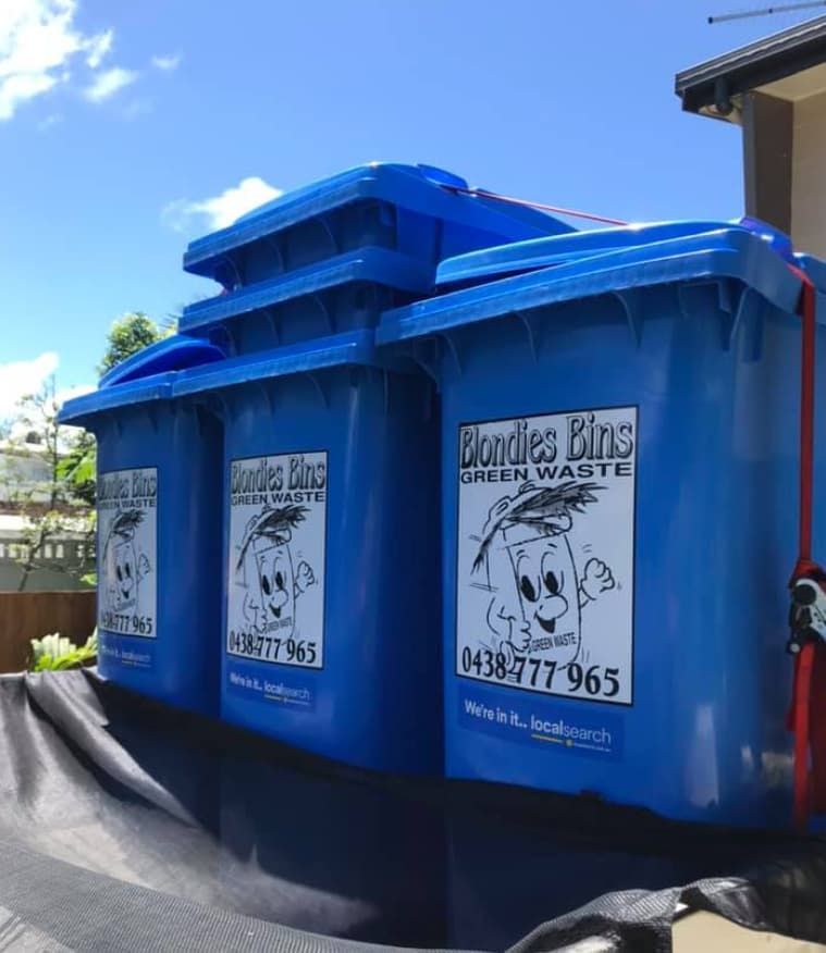 Blondies Bins garden bin on trailer Blondies Bins garden bin on trailer